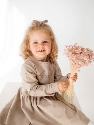 Vánoce pomalu klepou na dveře, ale pojďme si ještě připomenout podzimní kolekci OTISKY 🍂 Každý kousek v sobě nese malý...